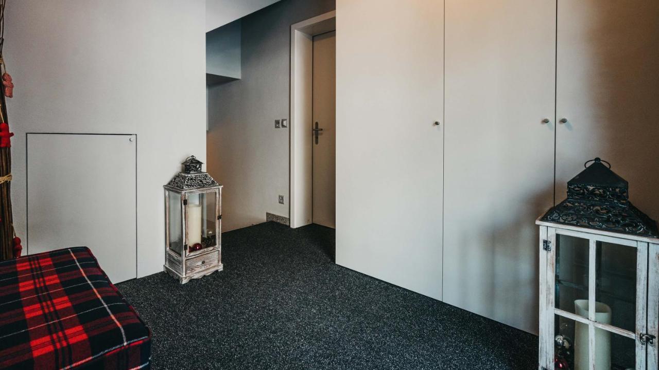 Charming 4 Bed Flat In Flims Leilighet Eksteriør bilde